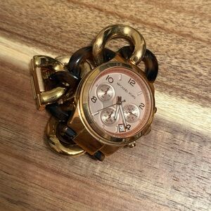 Michael Kors Women's Runway Twist watch